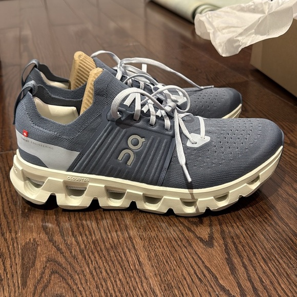 On Running Sneakers Cloud Swift 4 - Picture 1 of 6